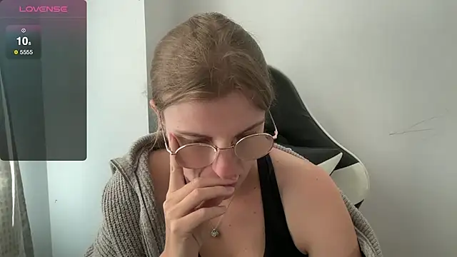 BustyKellyXXX online show from 10.06.25