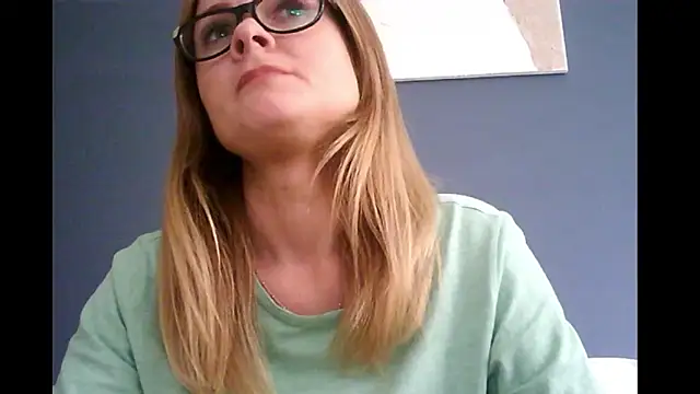 Snapshot of Ginger-bb chatting on 09.16.25 Ginger-bb online show from 09.16.25