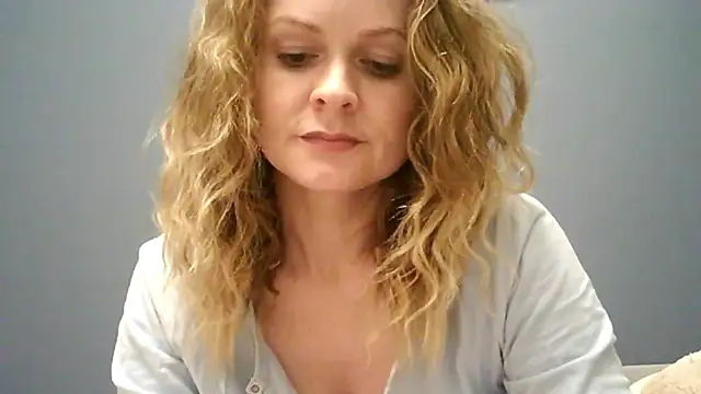 Snapshot of Ginger-bb chatting on 11.02.25 Ginger-bb online show from 11.02.25