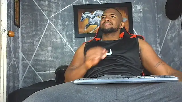 Snapshot of big_blackmen19 chatting on 05.11.26 big blackmen19 online show from 05.11.26