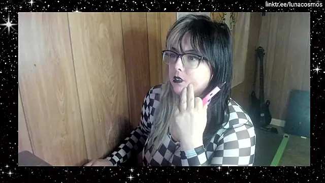 Snapshot of LunaCosmos chatting on 11.14.25 LunaCosmos online show from 11.14.25