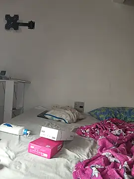 Snapshot of Sharon_Black chatting on 10.20.25 Sharon Black online show from 10.20.25