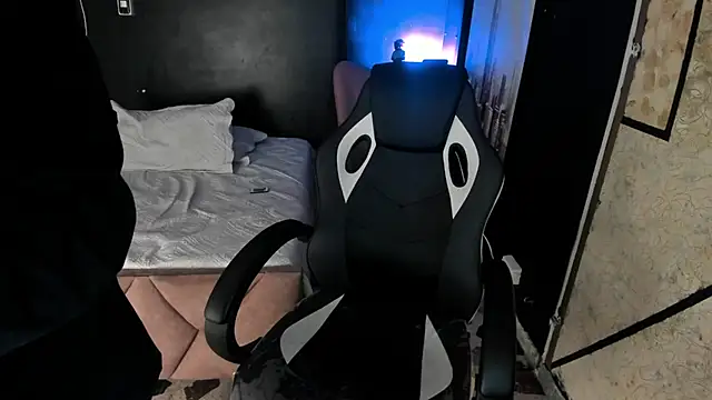 Asta Black online show from 09.11.25