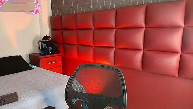 Asta Black online show from 10.04.25