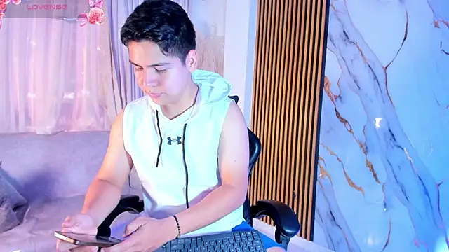 Asta Black online show from 10.11.25