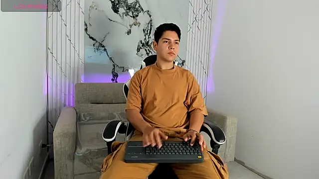 Asta Black online show from 10.14.25