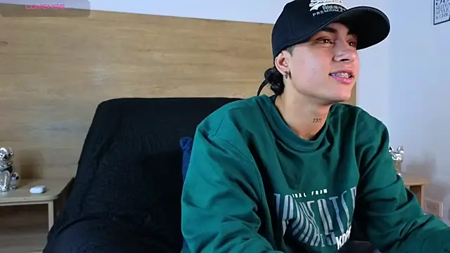 Stiven Benet  online show from 09.29.25