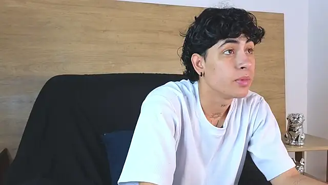 Stiven Benet  online show from 10.06.25