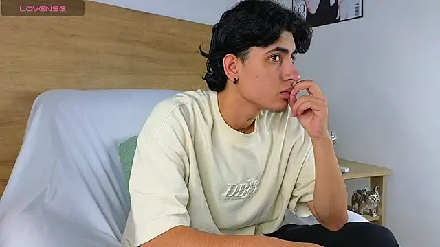 Stiven Benet  online show from 11.01.25