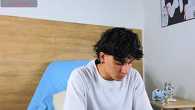 Stiven Benet  online show from 11.04.25