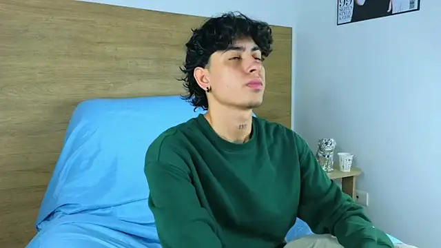 Stiven Benet  online show from 11.07.25