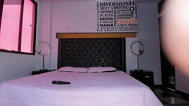 Snapshot of lesly_cutee chatting on 10.30.25 lesly cutee online show from 10.30.25