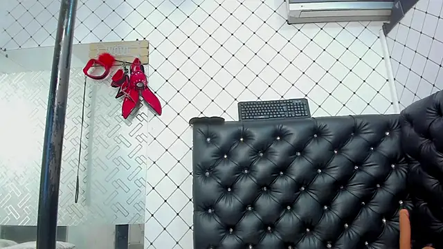 EMMA SANTANA online show from 10.08.25