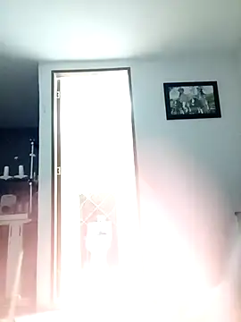 Snapshot of Arianna_Moss chatting on 10.24.25 Arianna Moss online show from 10.24.25