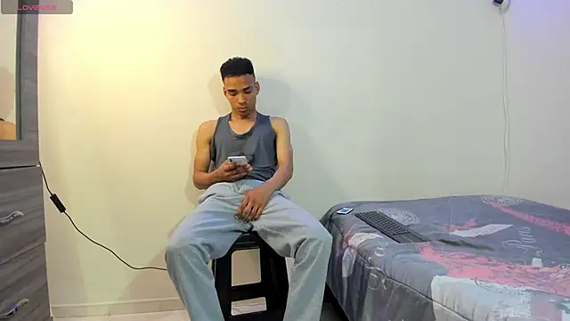 Snapshot of kenan_2601 chatting on 10.29.25 kenan 2601 online show from 10.29.25