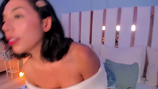 Snapshot of selene_phmoon chatting on 10.05.25 selene phmoon online show from 10.05.25