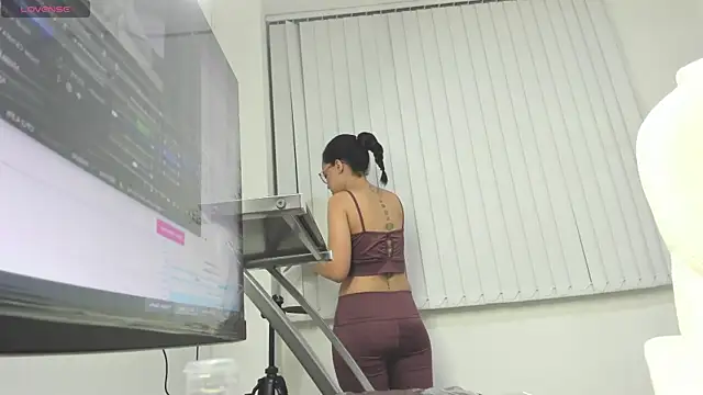 Ayshel cooperr online show from 10.22.25