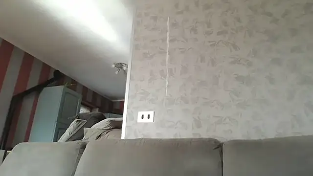 Snapshot of cazzoweb chatting on 11.11.25 cazzoweb online show from 11.11.25