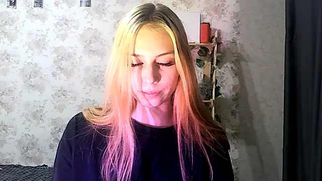 ClaireLaSweet online show from 10.20.25