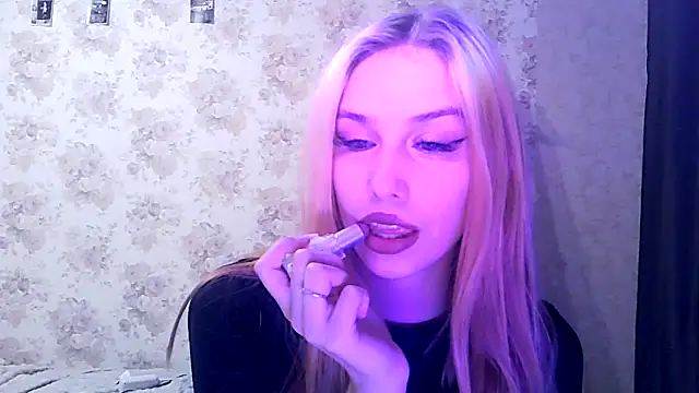 ClaireLaSweet online show from 10.25.25