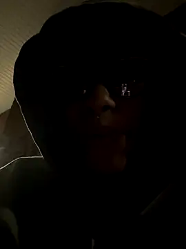 Snapshot of Tu_GataLinda chatting on 10.22.25 Tu GataLinda online show from 10.22.25