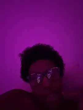 Snapshot of Tu_GataLinda chatting on 10.30.25 Tu GataLinda online show from 10.30.25