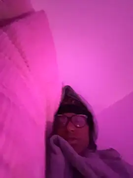 Snapshot of Tu_GataLinda chatting on 11.09.25 Tu GataLinda online show from 11.09.25