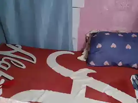 Snapshot of JuicyPussy4u chatting on 10.23.25 JuicyPussy4u online show from 10.23.25