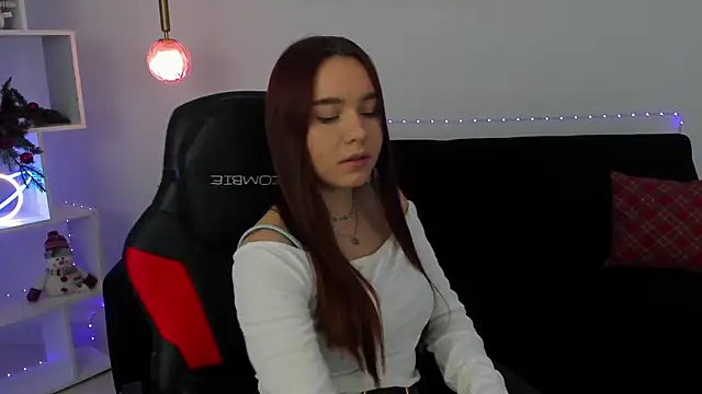 NoraHaynes online show from 12.22.25