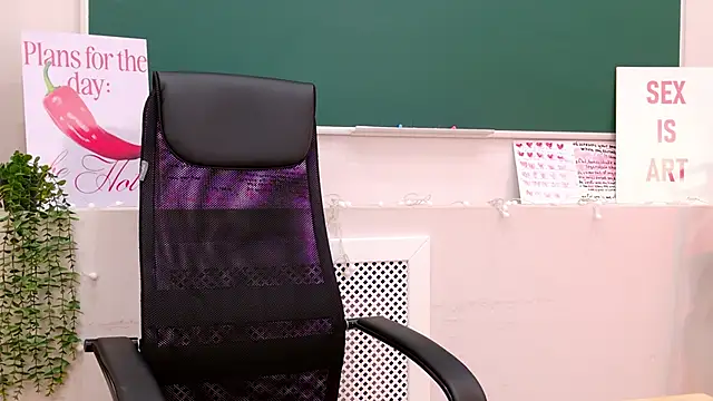 NoraHaynes online show from 05.26.26
