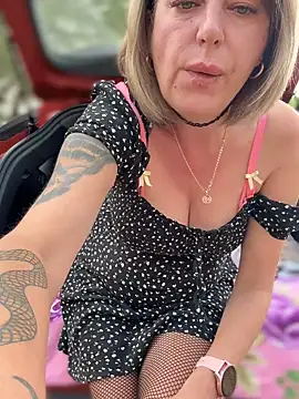 Snapshot of Milena-MilfaXXX chatting on 09.27.25 Milena-MilfaXXX online show from 09.27.25