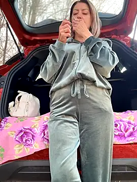 Snapshot of Milena-MilfaXXX chatting on 10.24.25 Milena-MilfaXXX online show from 10.24.25