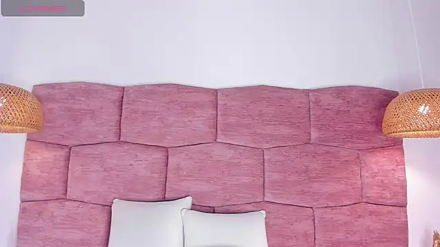 dani velvet online show from 09.30.25