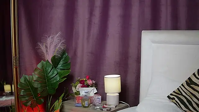 Snapshot of EmmaDallas chatting on 05.26.26 EmmaDallas online show from 05.26.26