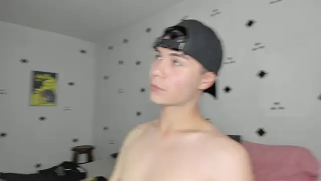 Snapshot of crushnier1 chatting on 10.02.25 crushnier1 online show from 10.02.25