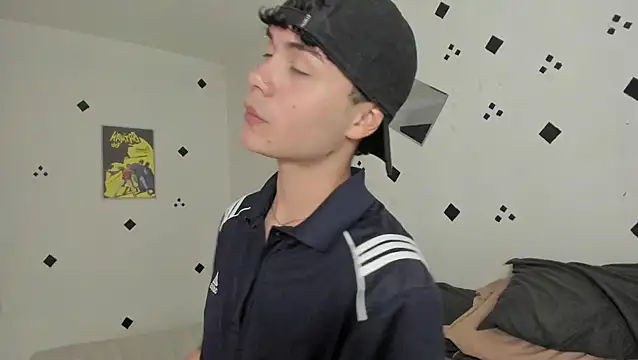 Snapshot of crushnier1 chatting on 10.15.25 crushnier1 online show from 10.15.25