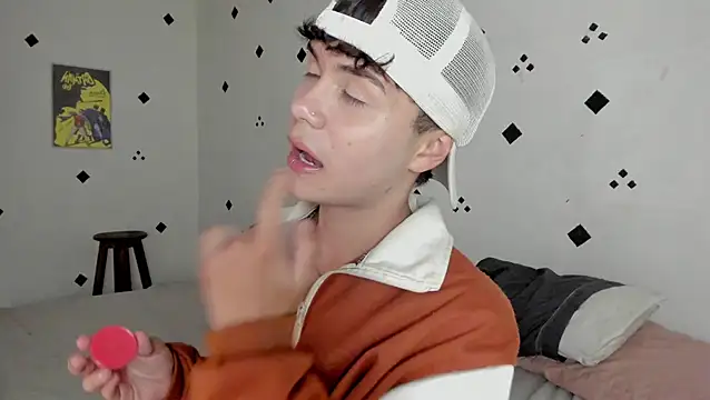 Snapshot of crushnier1 chatting on 10.16.25 crushnier1 online show from 10.16.25