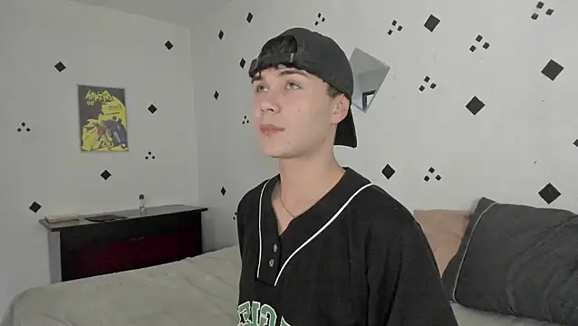 Snapshot of crushnier1 chatting on 10.20.25 crushnier1 online show from 10.20.25