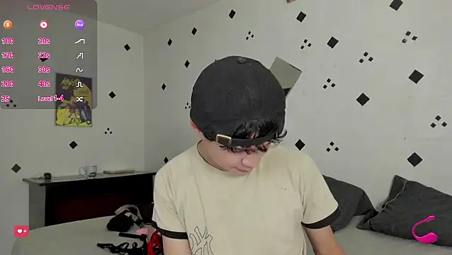 Snapshot of crushnier1 chatting on 11.05.25 crushnier1 online show from 11.05.25