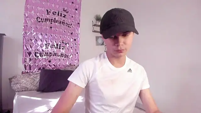 Snapshot of crushnier1 chatting on 11.11.25 crushnier1 online show from 11.11.25