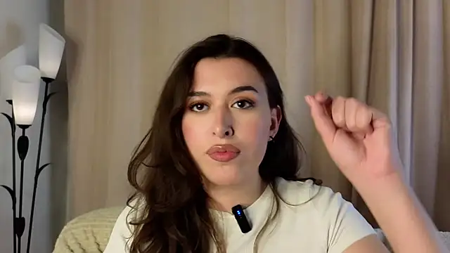 Snapshot of LilianBuskey chatting on 09.11.25 LilianBuskey online show from 09.11.25