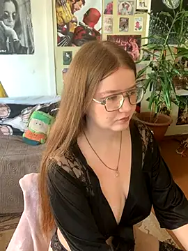 Sienna-Cow online show from 09.10.25