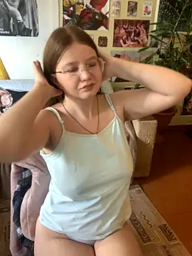 Sienna-Cow online show from 09.12.25