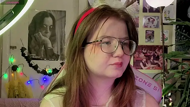 Sienna-Cow online show from 12.15.25