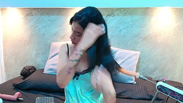 Snapshot of Dixie_grey1 chatting on 10.02.25 Dixie grey1 online show from 10.02.25