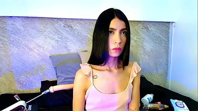 Snapshot of Dixie_grey1 chatting on 10.22.25 Dixie grey1 online show from 10.22.25