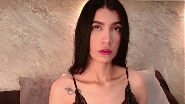 Snapshot of Dixie_grey1 chatting on 10.25.25 Dixie grey1 online show from 10.25.25