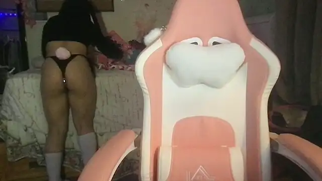 Snapshot of nekowaifuuu chatting on 10.14.25 nekowaifuuu online show from 10.14.25