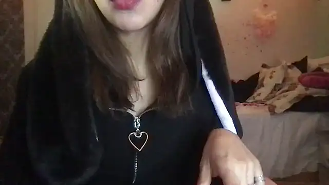 Snapshot of nekowaifuuu chatting on 11.10.25 nekowaifuuu online show from 11.10.25