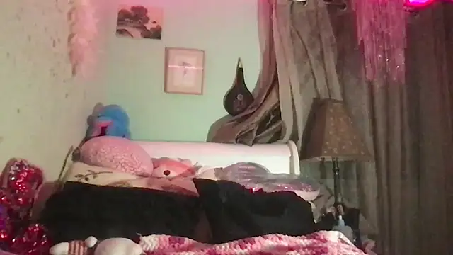 Snapshot of nekowaifuuu chatting on 11.13.25 nekowaifuuu online show from 11.13.25